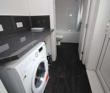 1 bedroom in a house share to rent - Photo 6