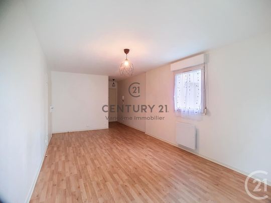 Location Appartement 1 pièce 38m² CREPY EN VALOIS 60800 - Photo 1