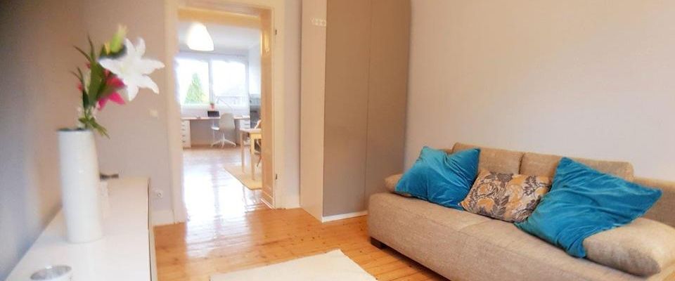 VOLLMÖBLIERTE GRÜNDERZEIT- SMARTHOME-TERRASSENWOHNUNG IN CITY- BESTLAGE - Photo 1