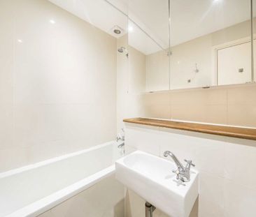 Selhurst Close, SW19 6AY, London - Photo 4