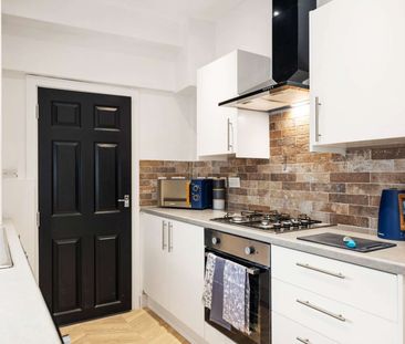 A Brilliantly Located and Beautifully Furnished Houseshare for Rent... - Photo 4