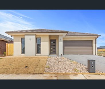8 Kenmore Cl, Hoppers Crossing, Vic 3029 - Photo 1