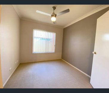 14 Sheffield Circuit, Pacific Pines, Qld 4211 - Photo 5