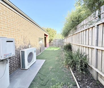 FOUR BEDROOM HOME IN DELARAY ESTATE - Photo 5