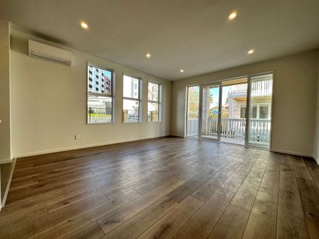 Brand New Apartment in the Center Avondale - Photo 3