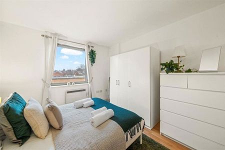 Deals Gateway, Lewisham, SE13 - Photo 3