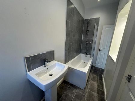 2 bedroom property to rent - Photo 4