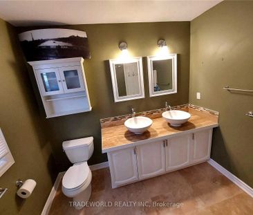 For Lease - 880 Leslie Valley Drive Unit# Main & 2nd, Newmarket, On... - Photo 2