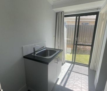 Modern Family Home with Theatre Room, Side Access & Spacious Alfresco - Photo 3