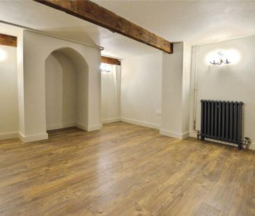 2 bedroom terraced house to rent - Photo 2