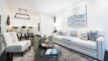 Charles Clowes Walk, Battersea, London, SW11 - Photo 2