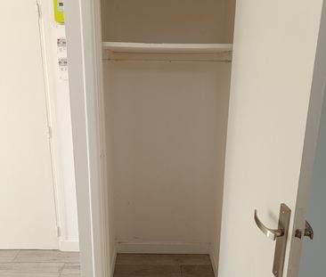 Location Appartement 2 pièces 53m² ST MAUR DES FOSSES 94100 - Photo 5