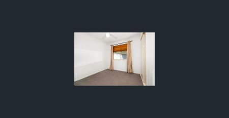 THREE BEDROOMS PLUS POWERED SHEDDING! - Photo 4