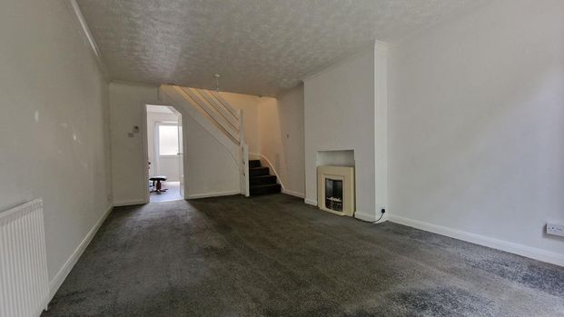 2 bedroom terraced house to rent - Photo 1