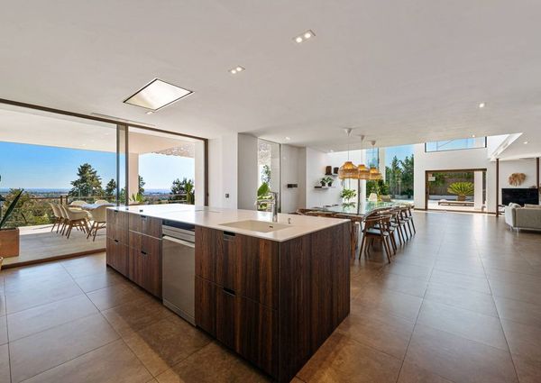 9 bedroom luxury Villa for rent in Benahavís, Andalusia