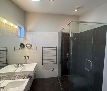 Modern & Serene Home in Schnapper Rock - Photo 6