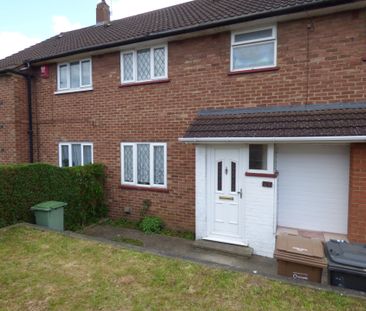 3 bedroom Semi Detached for rent - Photo 5