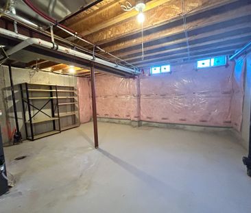 For Lease - 18 James Govan Drive, Whitby, Ontario - Photo 4