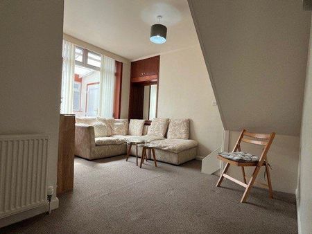 4 bedroom semi-detached house to rent - Photo 4