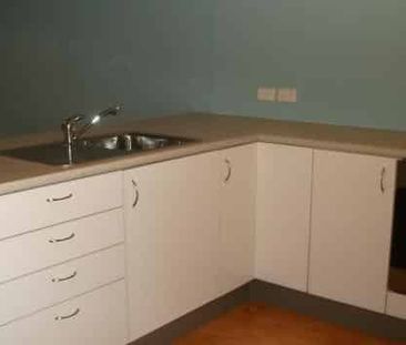 City Centre Studio Apartment - Secure and Great Location - Photo 1