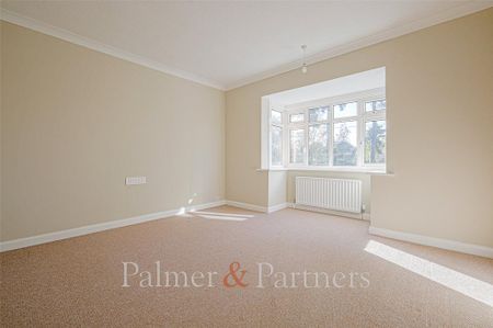 4 bedroom detached house to rent - Photo 2