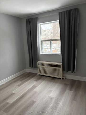 17 South Kingsway Road #6 - Photo 3