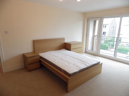 3 bedroom flat to rent - Photo 5