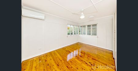 Post War charm and character with central location to Cannon Hill Plaza! - Photo 5