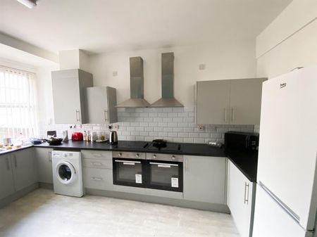 Room 4 - 26 Glyn Avenue - Town Center - Photo 3