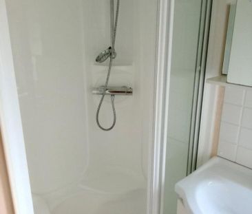 2 bedroom parking to rent - Photo 6