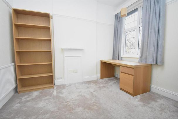 4 bedroom semi-detached house to rent - Photo 1