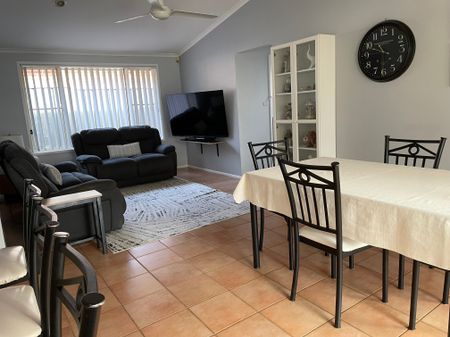 Narellan Vale - Photo 3