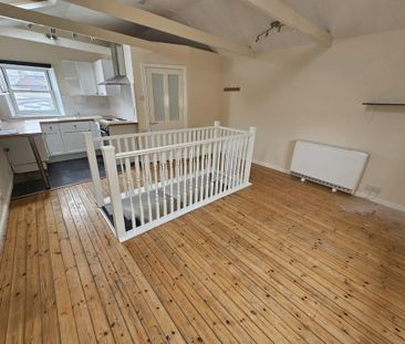 2 bedroom semi-detached house to rent - Photo 2