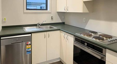 Two Bedroom Townhouse with Garage in Addington! - Photo 5