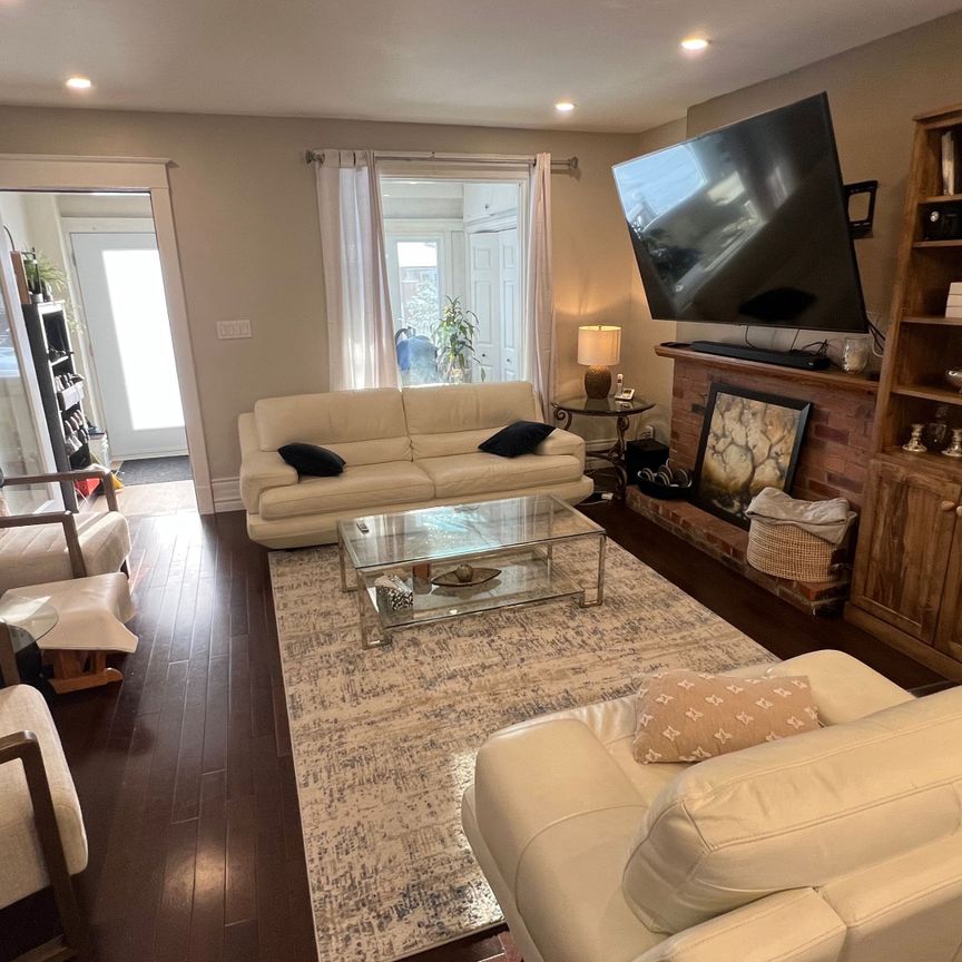 For Lease - 96 Hollywood Crescent, Toronto, Ontario - Photo 1