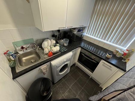 1 bedroom apartment to rent - Photo 4