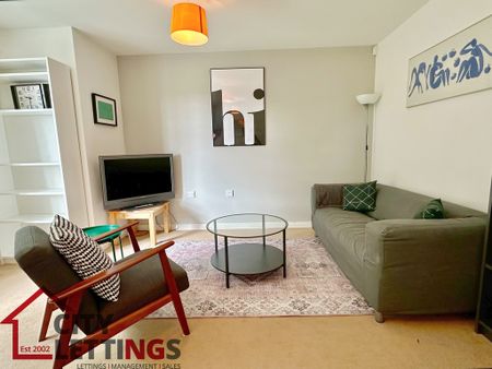 2 Bedroom Apartment - Photo 2