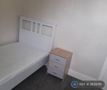1 bedroom in a house share to rent - Photo 5