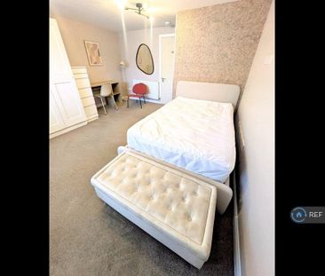 1 bedroom in a house share to rent - Photo 5