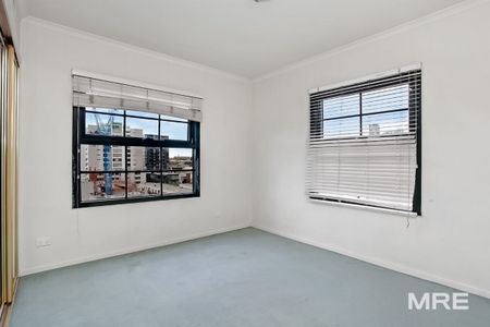 1007/585 La Trobe Street, Melbourne - Photo 2