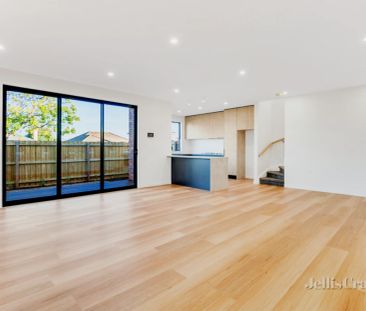 4 Bed, 3 Bath - Photo 5