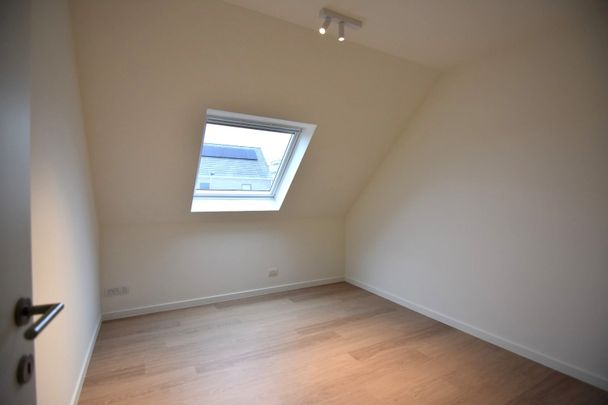 Prachtig afgewerkte nieuwbouw woning in leuke woonwijk - Photo 1