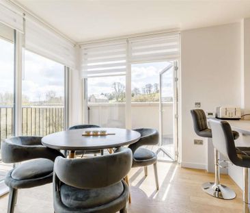 2 bedroom penthouse to rent - Photo 4