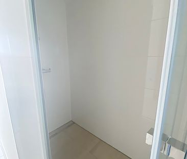 Erstbezug nach Neubau! Sehr helle und freundliche 4-Zimmer-Dachgeschoss-Wohnung mit Wintergarten in Holzkirchen - Foto 1