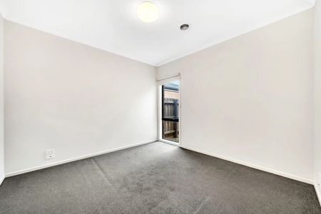 Spacious 4-Bedroom Home in Wollert - Photo 5