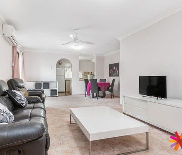 Private Rear Villa - Big Back Yard - Photo 3