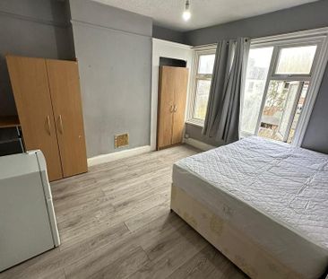 4 bedroom house to rent - Photo 2