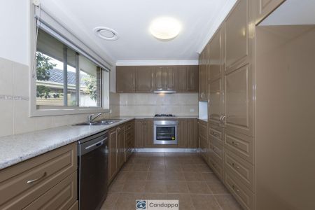 COSY 3 BEDROOM HOME IN GREAT LOCATION!!! - Photo 5