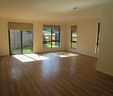 35 Swanson Crescent, Chadstone VIC 3148 - Townhouse For Rent | Domain - Photo 3