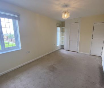 Hollyfield - Photo 4